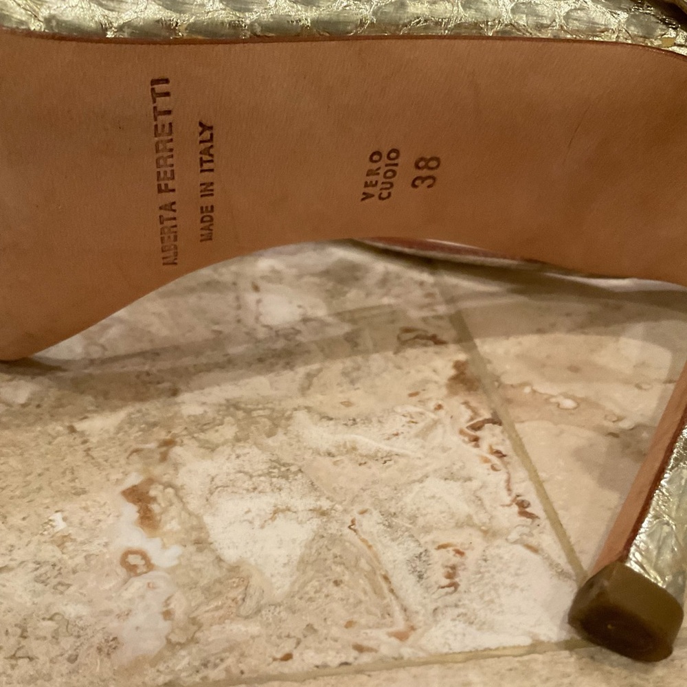 ALBERTA FERRETTI GOLD GLADIATOR SANDALS SIZE 38       HEEL  4” - Picture 5 of 6